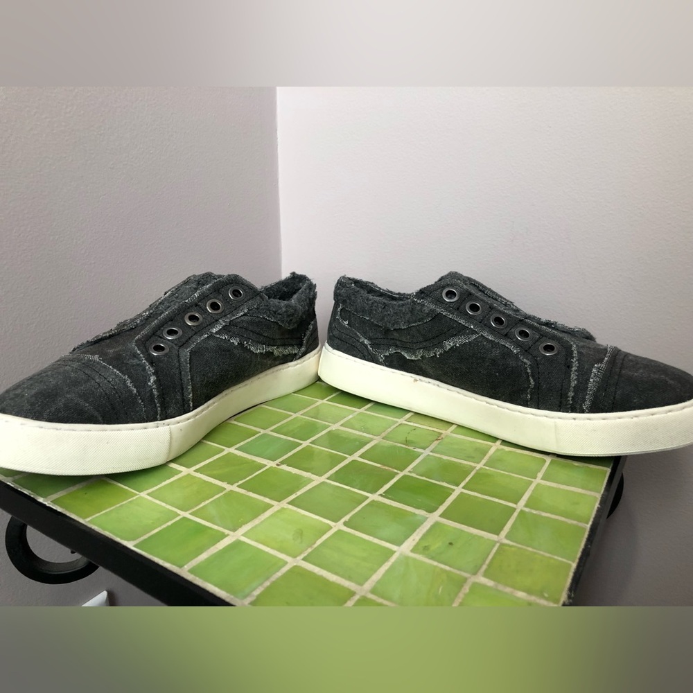 NWT Myra bag sneakers size 8 - Picture 3 of 11